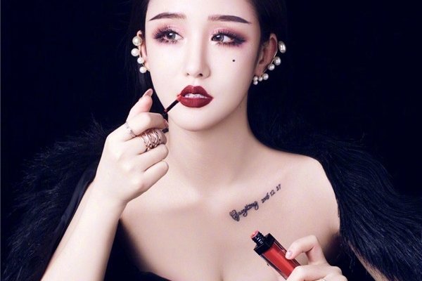 ���Ҽκ�������Ƭ Ϊ�˵������Ƶ�Ҳ��ƴ��