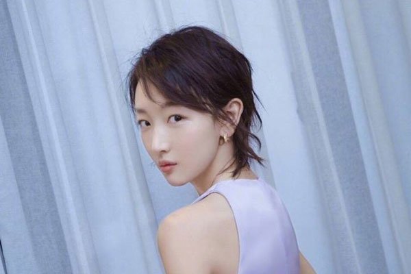 周冬雨性感内衣图片 自称飞机场有啥看头
