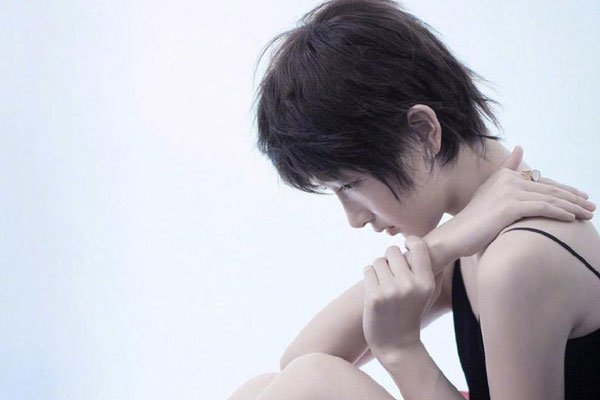 周冬雨性感内衣图片 自称飞机场有啥看头