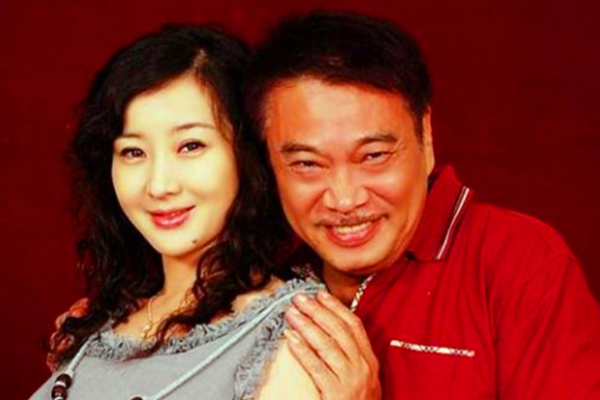 吴孟达三个老婆还是四个老婆 老婆卢少慈吗