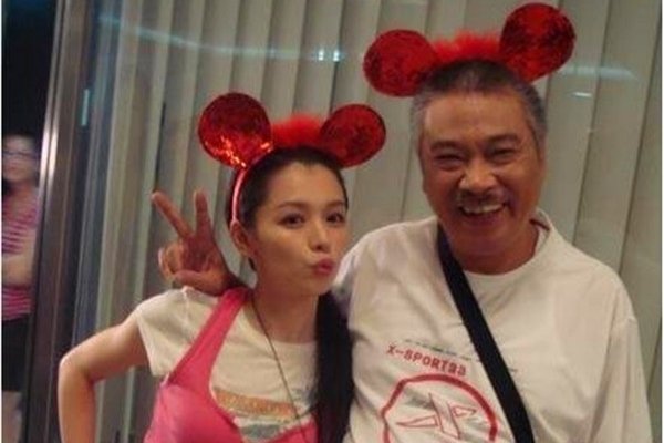 吴孟达三个老婆还是四个老婆 老婆卢少慈吗
