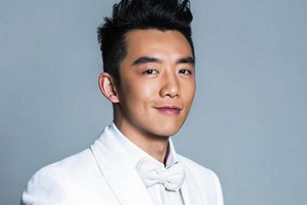 郑恺新女友是谁 大学同窗都没能擦出火花