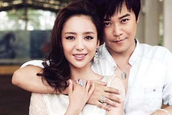 佟丽娅真男没戴胸罩 刚刚生完孩子就出来拍戏很辛苦