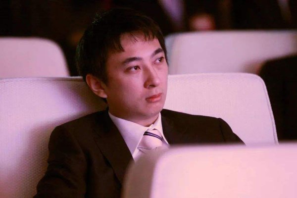 王思聪炮轰李晨白玩3年 范冰冰复出都难被群嘲