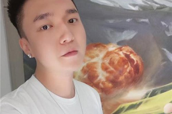 秦奋爸爸秦肆新 爸爸背景有私人飞机真正的大富豪