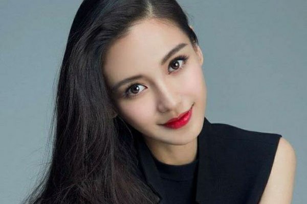 杨颖的胸下坠 人家命好找了个好老公就是人生大嬴家