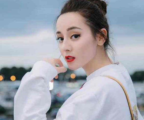 迪丽热巴被黑粉ps的邪恶福利图 被黑的方式太直接明显了
