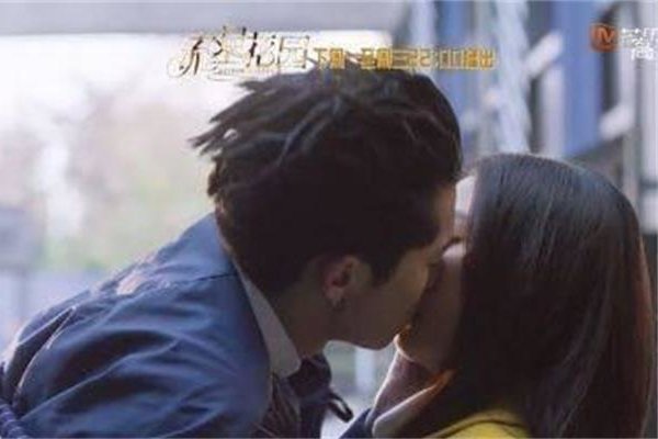 王鹤棣女朋友是孙千吗 这么帅必须有女友,希望以后不要有男友