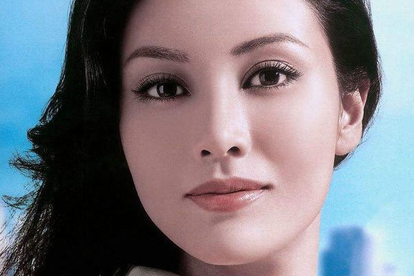 李嘉欣三级大尺度照 这种女人有能力的富豪大概是不愿意娶的