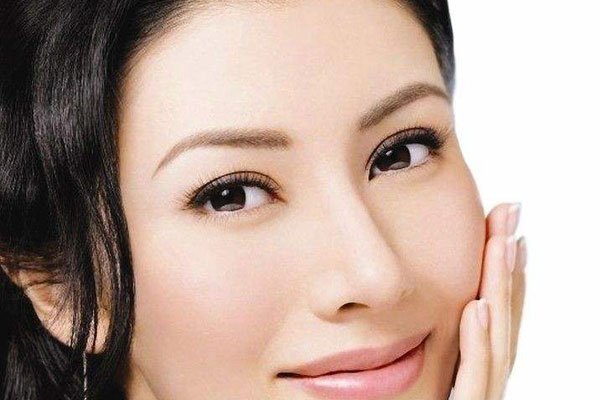 李嘉欣三级大尺度照 这种女人有能力的富豪大概是不愿意娶的