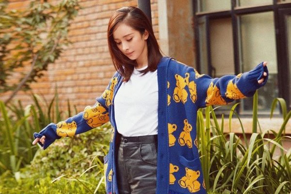 杨幂养小鬼送不走 香港离婚眼神变狠怎么回事