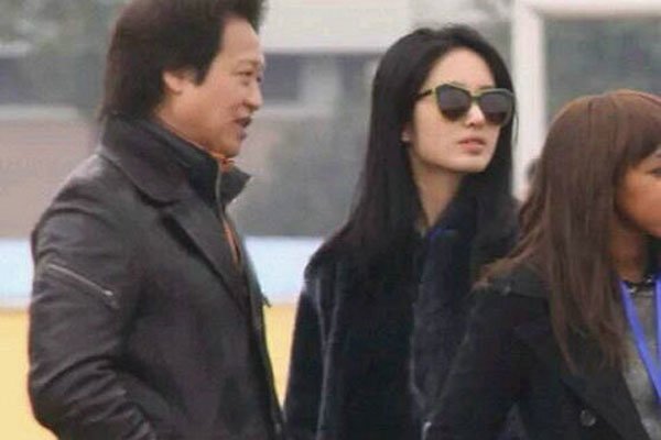 杨采钰刘亦菲都是瘦马 娱乐圈男女没红色背景难保清白