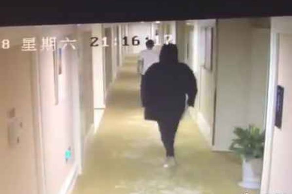 胡一天遛鸟视频事件是怎么回事 遛鸟门什么意思