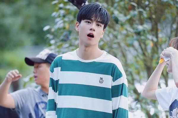 胡一天遛鸟视频事件是怎么回事 遛鸟门什么意思