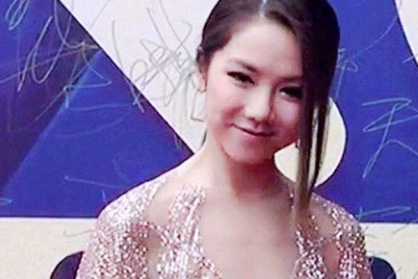 邓紫棋穿内衣裤图片 内衣外穿身材是真好