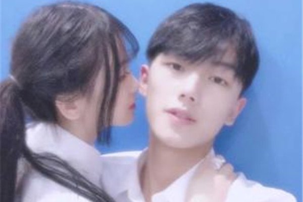 杨清柠的一血是谁破的 未成年谈恋爱避孕教育非常重要