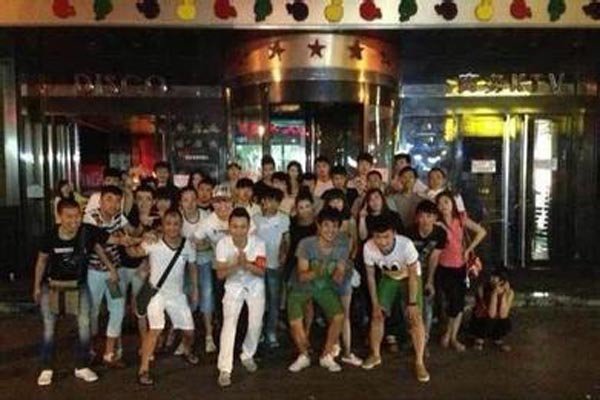 仙洋被三眼堵屋里视频经过 网红的黑料都是用来骗观众的