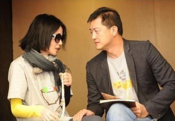 王菲当初怎么会看上李亚鹏 现在与其离婚的真正原因又为什么
