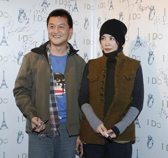 王菲当初怎么会看上李亚鹏 现在与其离婚的真正原因又为什么