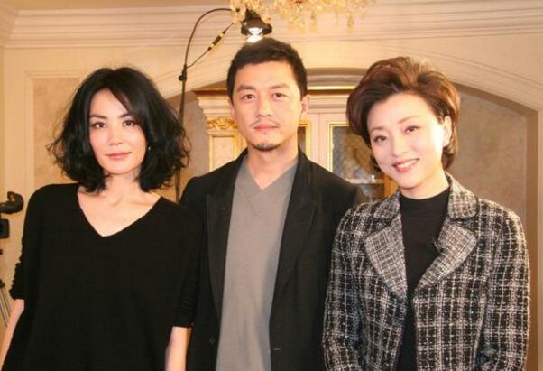 王菲当初怎么会看上李亚鹏 现在与其离婚的真正原因又为什么
