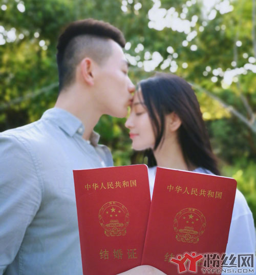 何捷个人资料简介 张馨予老公何捷家世背景