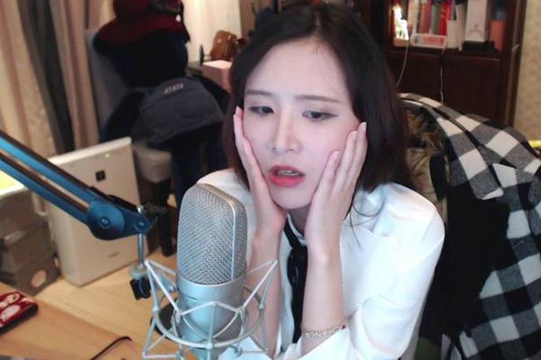 陈一发为什么封禁 她说错了什么话导致直播生涯全毁了