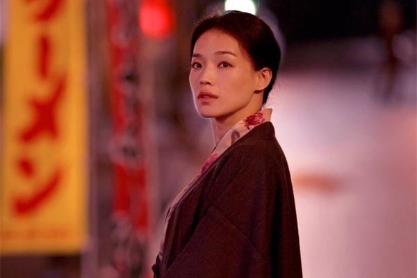 丝袜制服诱惑的电影有哪些 空中女人的身体更具有曲线美