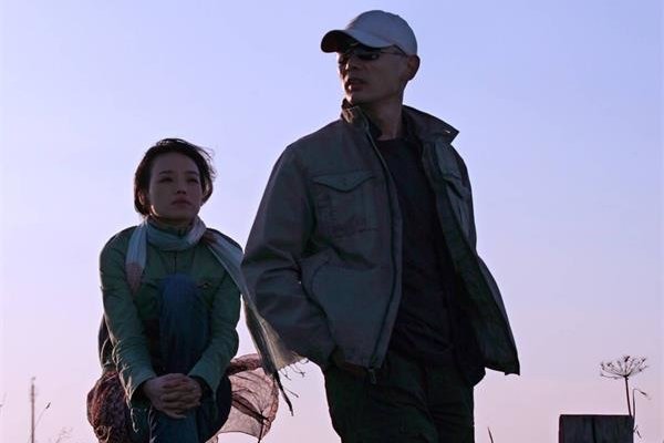 丝袜制服诱惑的电影有哪些 空中女人的身体更具有曲线美