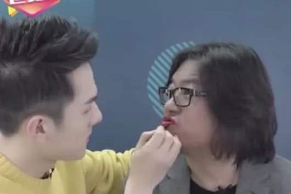 高晓松李健同台涂口红 太惊艳把我给吓住了