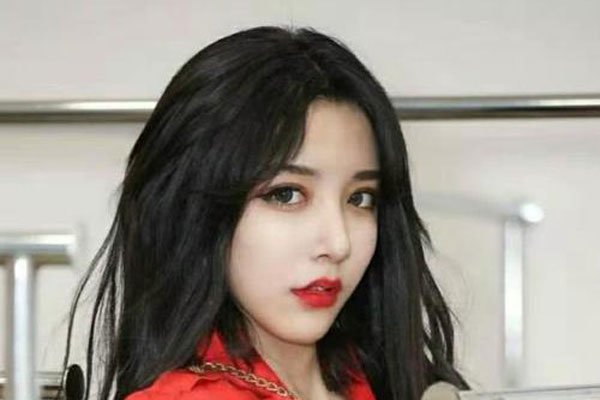 网红艾比是男是女?变性了吗 比女人还美去泰国了吗