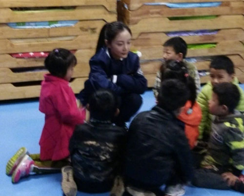 李小璐和pgone现在怎么样了 李小璐风波后首度现身做公益