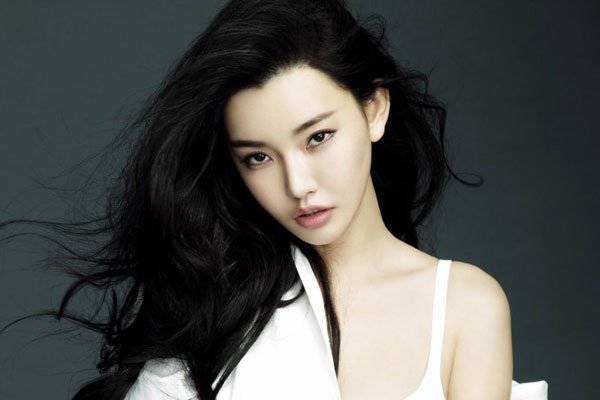 童菲和周润发关系 合作那么多次真的因为是干女儿吗