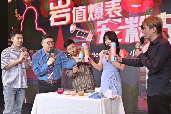 露80%奶头柳岩照 掉价直播纯捞金要走网红线