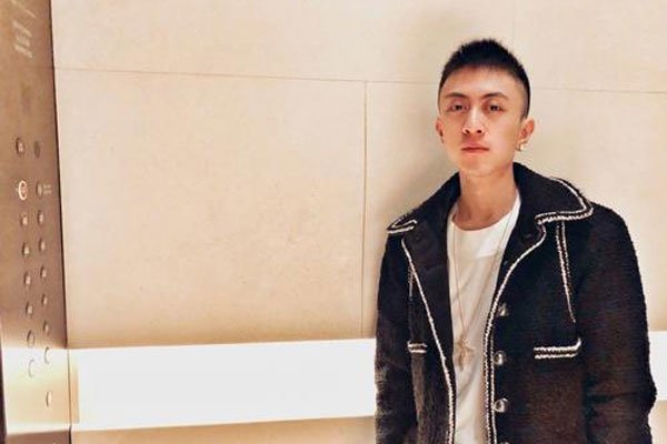 秦奋king出生日期年月 他身边从来没缺过女朋友