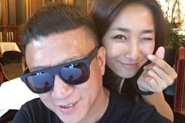 孙红雷前妻丁嘉丽图片 年轻的姐弟恋中年的老少恋