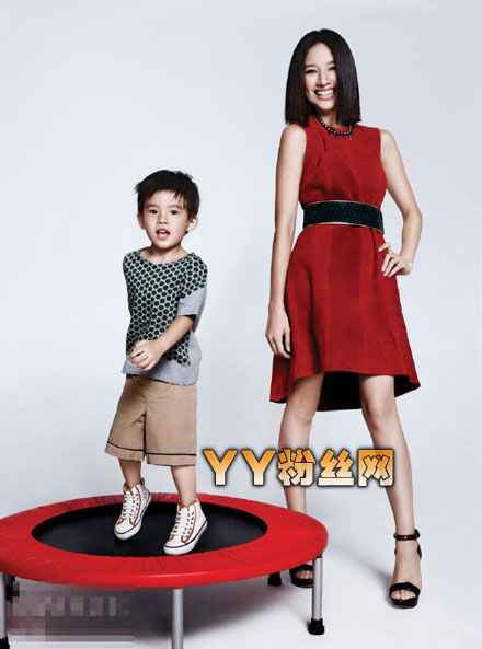 潘粤明董洁离婚原因是潘粤明无能是真的吗 儿子是亲生的吗