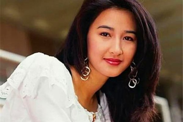 柏安妮和多少人爱过 只要身体允许就一直谈恋爱