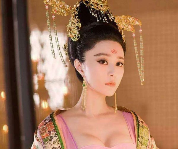范冰冰马震性感图 高难度的动作估计只有她能做到了