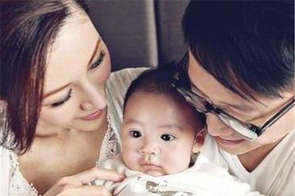 李嘉欣的老公许晋亨有钱吗身价曝光 总觉得她老公是个纨绔
