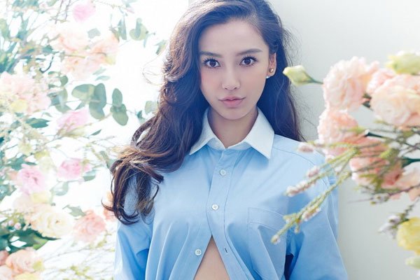 杨颖漏出大胸真的吗 两口子一个就会瞪眼一个就会装逼