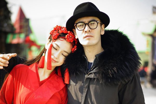 杨颖漏出大胸真的吗 两口子一个就会瞪眼一个就会装逼