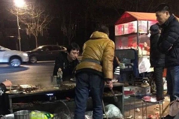 王思聪为什么不在北京 有血有肉敢说真话比他老爹强多了
