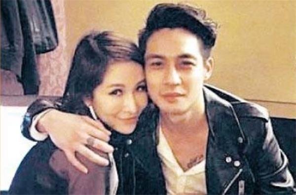 萧亚轩艾滋病毒是真的吗 萧亚轩前男友有多少个