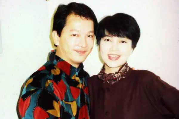 廖启智的大儿廖文哲结婚了吗 廖文哲女装照片变性没有