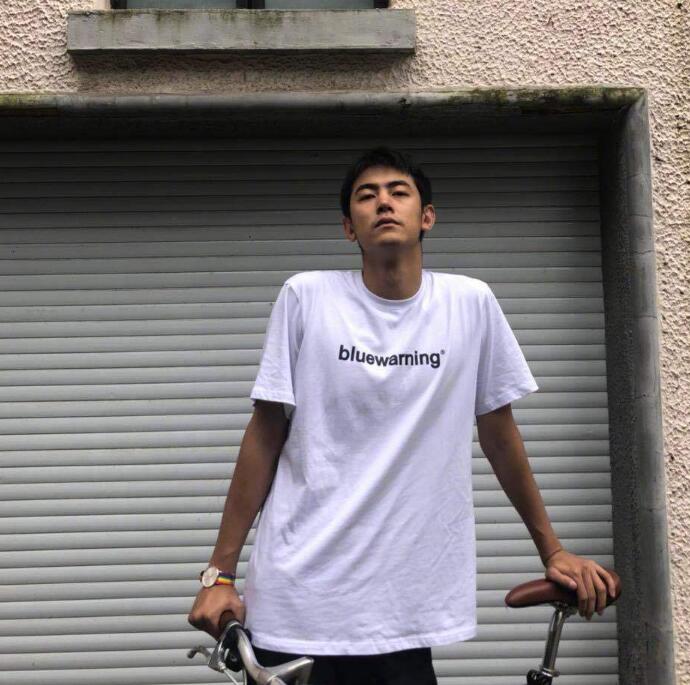 纪凌尘男子50米游泳冠军 被网友调侃不愧是喜欢大海的男人