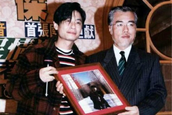 王杰2001被下毒事件真相 当年被下毒至今不敢公开下毒者名字