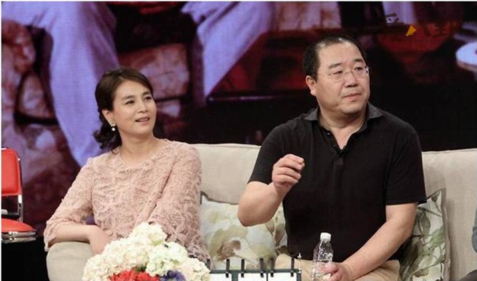 英宁第二任妻子王琼简历 英宁现任老婆王琼外交官照片