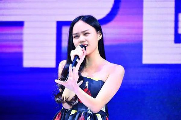 汤晶锦18岁近照现状 《天亮了》演唱者汤晶锦现在怎么样了