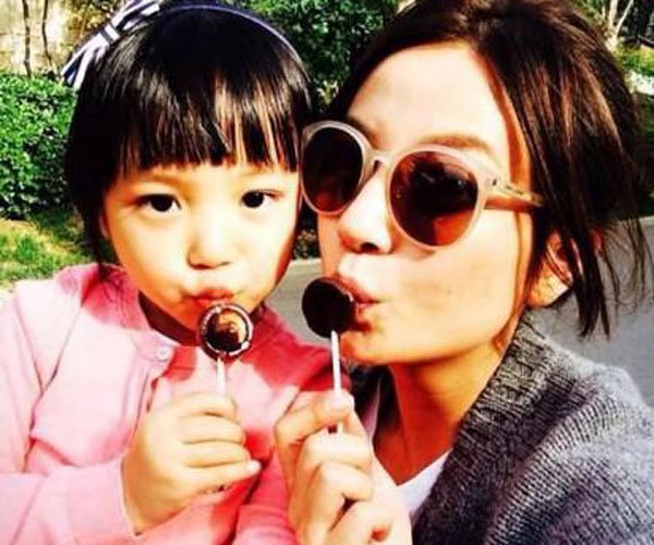 赵薇女儿长的太像谁 许宗蘅与赵薇女儿怎么回事