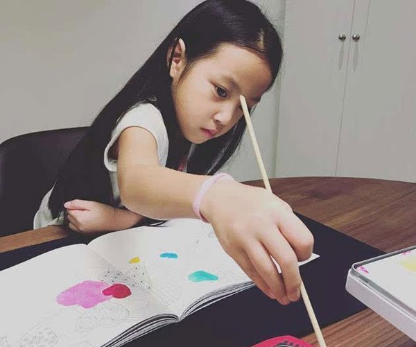 赵薇女儿长的太像谁 许宗蘅与赵薇女儿怎么回事